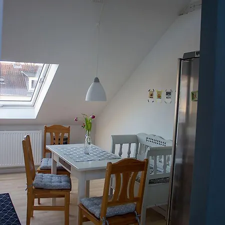 Apartment Stadtflucht-lueneburg-charmante-innenstadtwohnung-vorderhaus-og-dg *