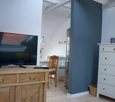 Stadtflucht-lueneburg-charmante-innenstadtwohnung-vorderhaus-og-dg Apartment